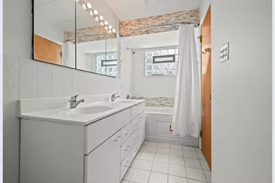 9522 Lawler Avenue, Skokie, IL 60077 - Photo 15