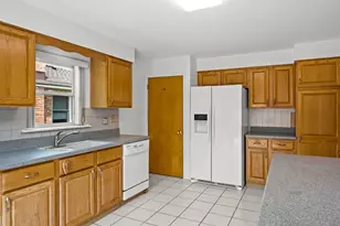 9522 Lawler Ave, Skokie, IL 60077 - Photo 9