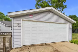 2335 Burton St, Rockford, IL 61103 - Photo 5