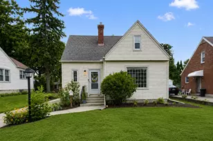 325 Oak Knolls Ave, Rockford, IL 61107 - Photo 1