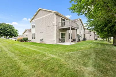 967 Arvle Circle #967, Sycamore, IL 60178 - Photo 3