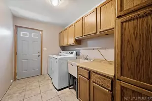 6975 Center Ave, Hanover Park, IL 60133 - Photo 15