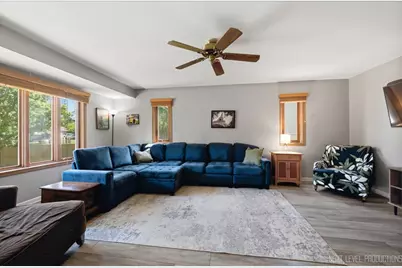 6975 Center Avenue, Hanover Park, IL 60133 - Photo 13