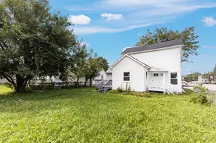 201 W John St, Plano, IL 60545 - Photo 23