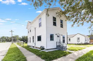 201 W John St, Plano, IL 60545 - Photo 1