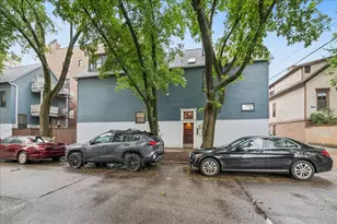 1009 W Wolfram St, Chicago, IL 60657 - Photo 1