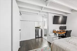 1009 W Wolfram St, Chicago, IL 60657 - Photo 11