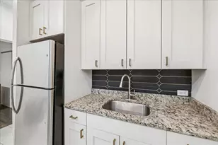 1009 W Wolfram St, Chicago, IL 60657 - Photo 7