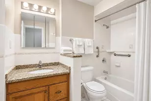 8517 W Catherine Ave, Chicago, IL 60656 - Photo 5
