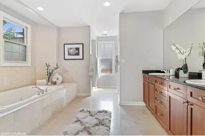 18 N Ada Street #A, Chicago, IL 60607 - Photo 5