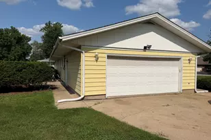 710 Carolyn St, Mendota, IL 61342 - Photo 29