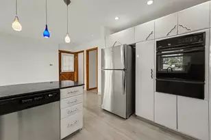 10324 S Claremont Ave, Chicago, IL 60643 - Photo 13