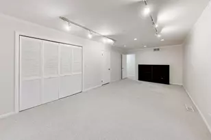 1704 Sunnyside Cir, Northbrook, IL 60062 - Photo 27