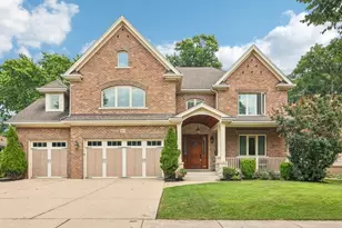 603 S Main St, Mount Prospect, IL 60056 - Photo 1