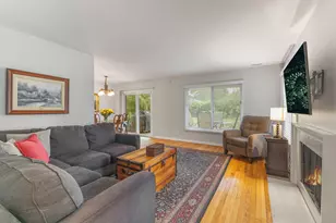 449 Old Surrey Rd, Hinsdale, IL 60521 - Photo 5