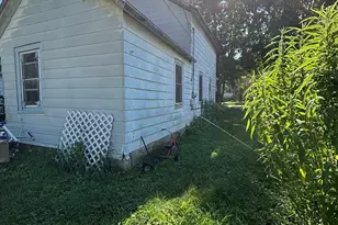 506 Paddock Ave, Ashton, IL 61006 - Photo 7