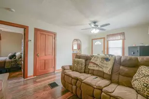 204 E Elkhorn St, Polo, IL 61064 - Photo 5