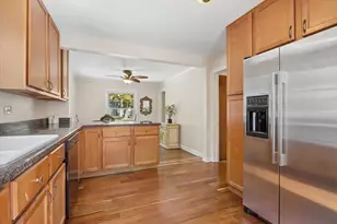1902 E Indiana St, Wheaton, IL 60187 - Photo 11