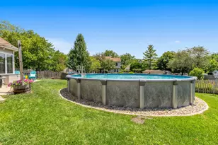 685 Morning Glory Ln, Bartlett, IL 60103 - Photo 47