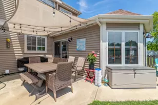 685 Morning Glory Ln, Bartlett, IL 60103 - Photo 49