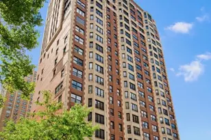 421 W Melrose St, Chicago, IL 60657 - Photo 1