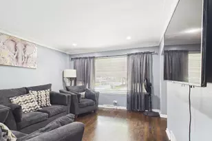234 W 117th St, Chicago, IL 60628 - Photo 5
