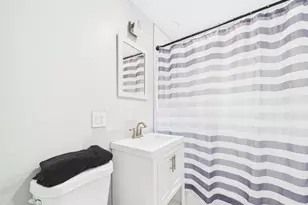 234 W 117th St, Chicago, IL 60628 - Photo 9