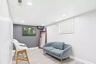 234 W 117th St, Chicago, IL 60628 - Photo 15