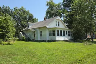 1204 N Dawley St, Salem, IL 62881 - Photo 1
