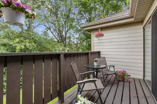 823 E Coach Rd, Palatine, IL 60074 - Photo 11