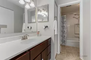 823 E Coach Rd, Palatine, IL 60074 - Photo 19