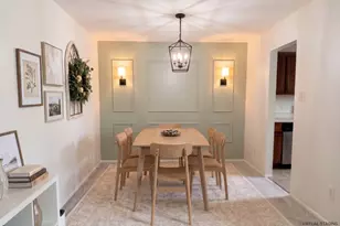823 E Coach Rd, Palatine, IL 60074 - Photo 9