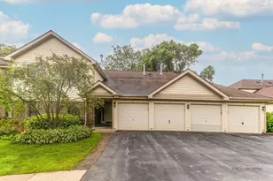 823 E Coach Rd, Palatine, IL 60074 - Photo 1