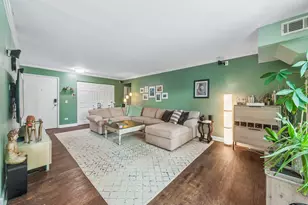2434 Brandenberry Ct, Arlington Heights, IL 60004 - Photo 7