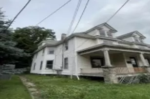 16-18 N Green Ave, Freeport, IL 61032 - Photo 3
