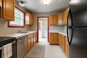 1002 S Mattis Ave, Champaign, IL 61821 - Photo 3