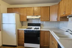 1037 Quanset Ct, Schaumburg, IL 60194 - Photo 7