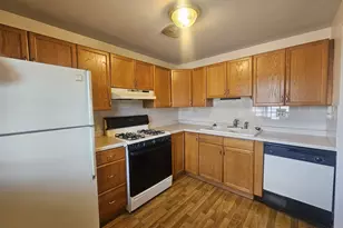 1037 Quanset Ct, Schaumburg, IL 60194 - Photo 9