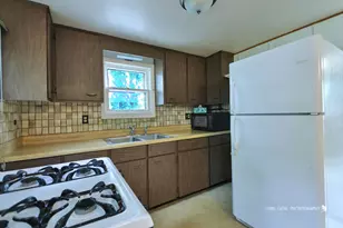 3152 27th St, Zion, IL 60099 - Photo 7