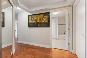 545 N Dearborn St, Chicago, IL 60654 - Photo 3