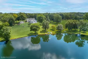 62 Dundee Ln, Barrington Hills, IL 60010 - Photo 1