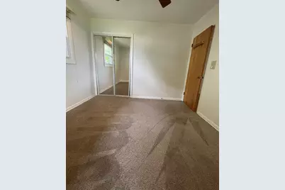2402 E Grand Avenue, Lindenhurst, IL 60046 - Photo 9