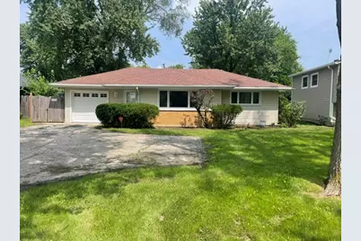 2402 E Grand Avenue, Lindenhurst, IL 60046 - Photo 1