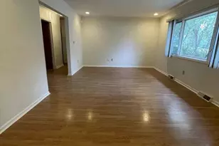 2402 E Grand Ave, Lindenhurst, IL 60046 - Photo 3