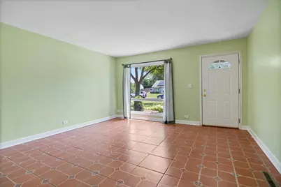 500 Cherry Circle, Glenview, IL 60025 - Photo 3