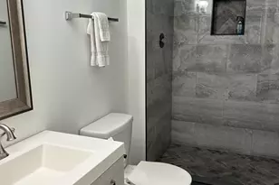 1033 Busse Hwy, Park Ridge, IL 60068 - Photo 13