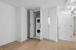 100 E Walton St, Chicago, IL 60611 - Photo 9