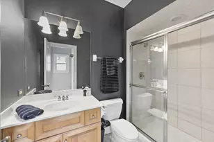 678 Oak St, Glen Ellyn, IL 60137 - Photo 19