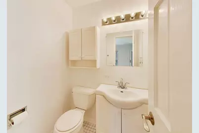 10S324 Hampshire Lane, Willowbrook, IL 60527 - Photo 17