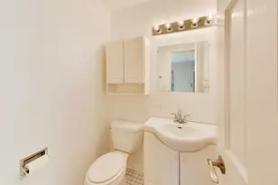 10S324 Hampshire Ln, Willowbrook, IL 60527 - Photo 17